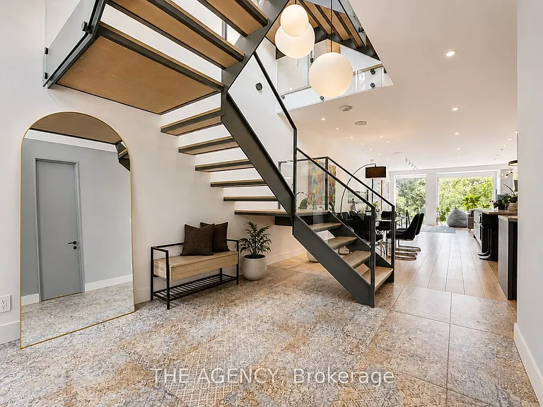 15 Albemarle Ave — Photo 2