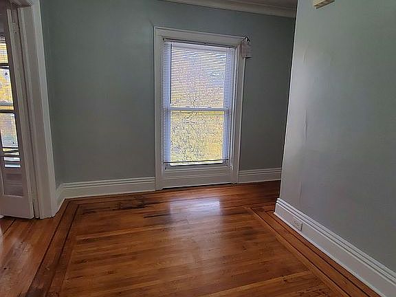 3rd image of 563 Bird Ave