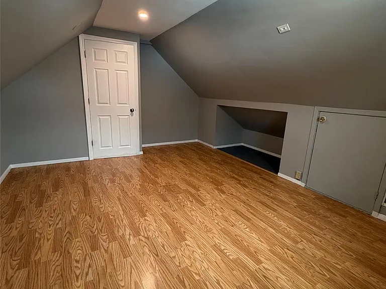 82 E Hollywood Ave — Photo 8