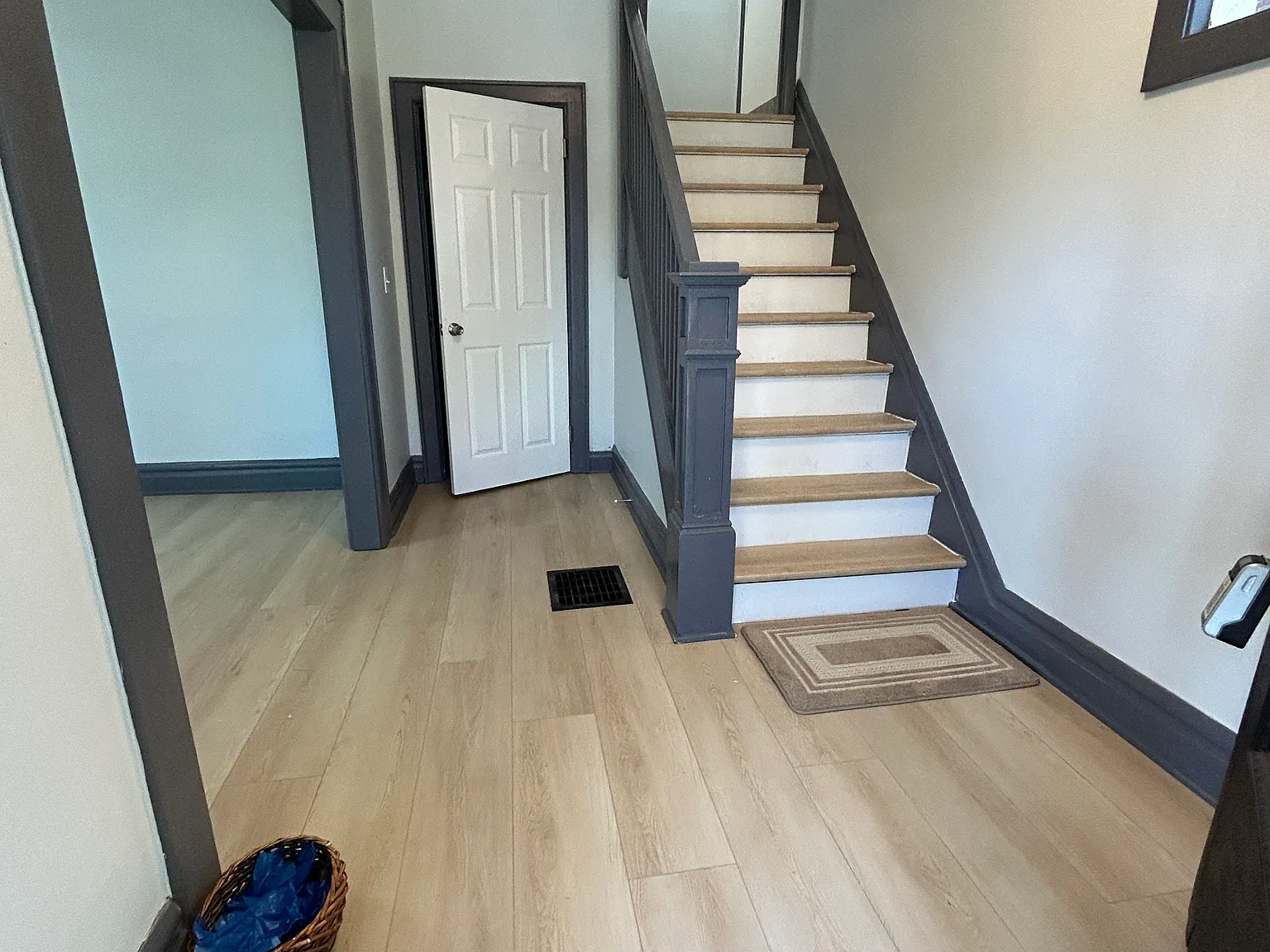 1195 E Whittier St — Photo 4