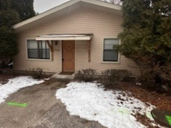 19129 Pine Dr Unit 113, Country Club Hills, IL 60478