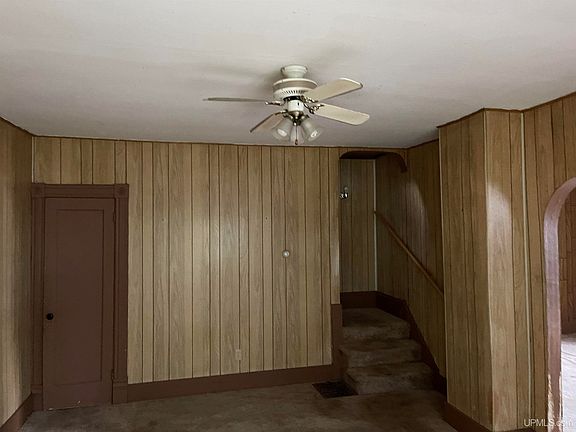 3rd image of 127 N Iroquois St