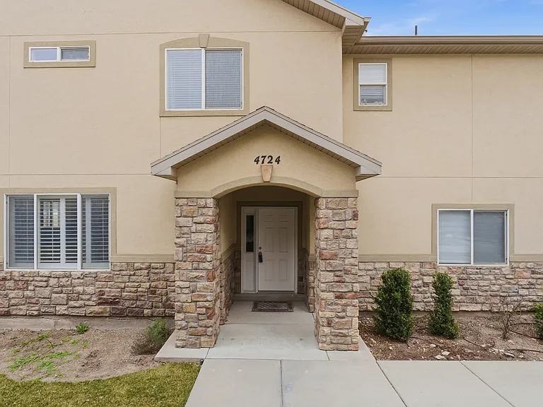 4724 W Wagon Train Dr — Photo 3