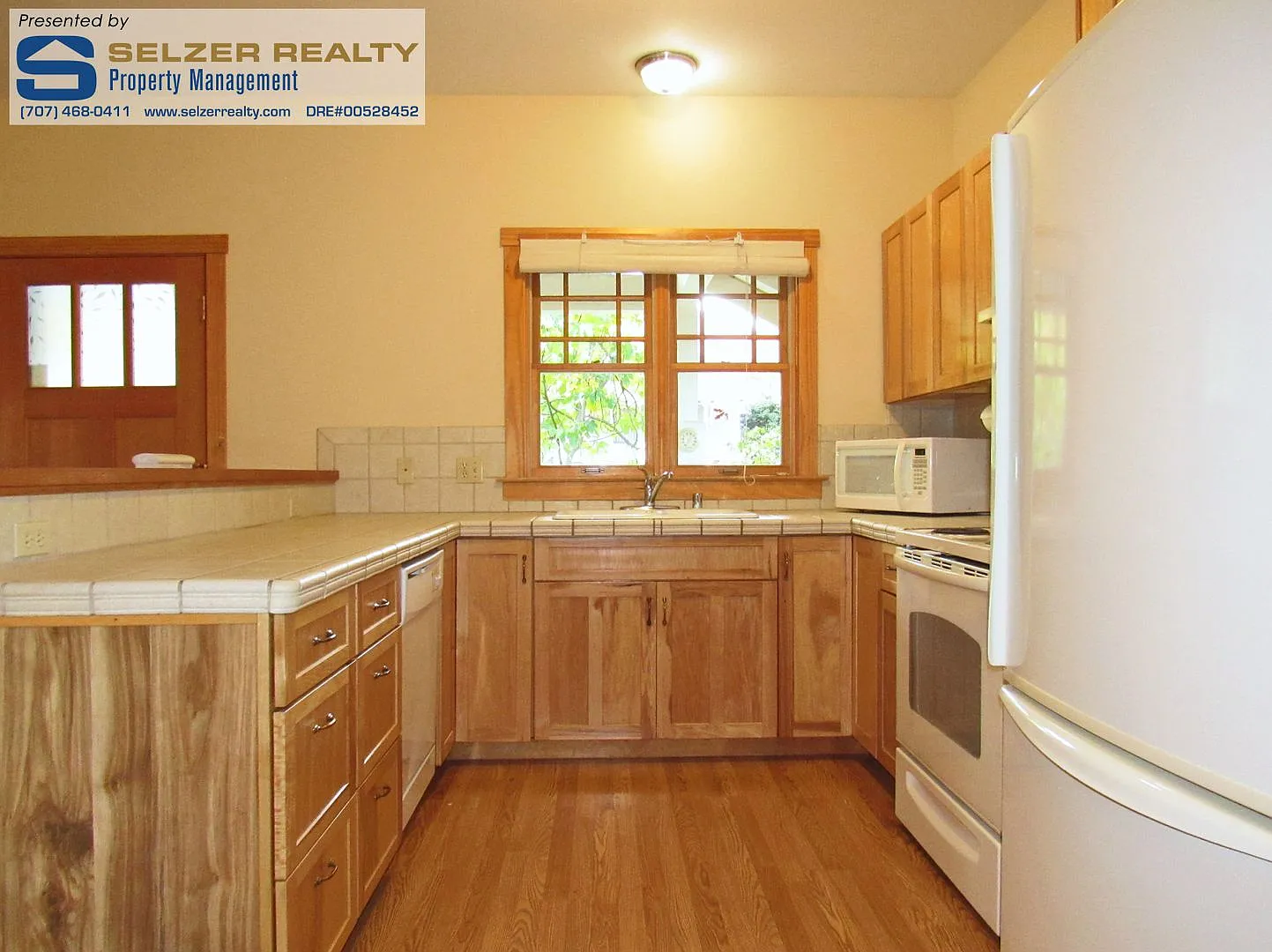 Charming custom-built 2 bd. home in the heart of the westside! — Photo 3