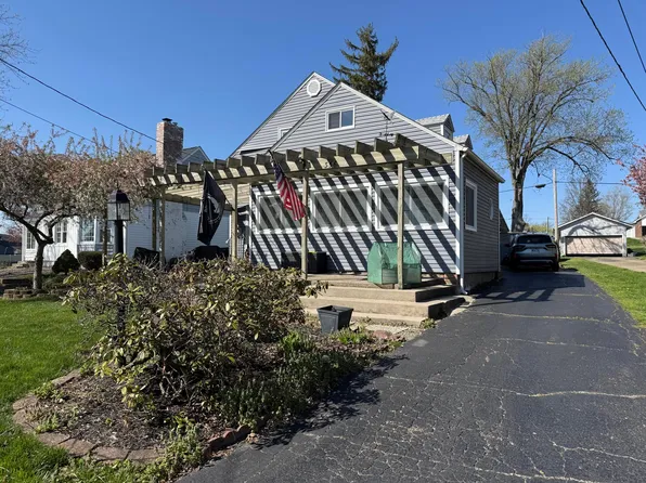 356 Lakeshore Dr W, Hebron, OH 43025