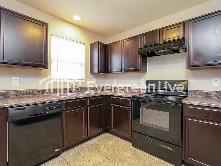 4354 Oak Pointe Dr — Photo 6