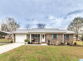71 Sunset Cir SE, Arab, AL 35016