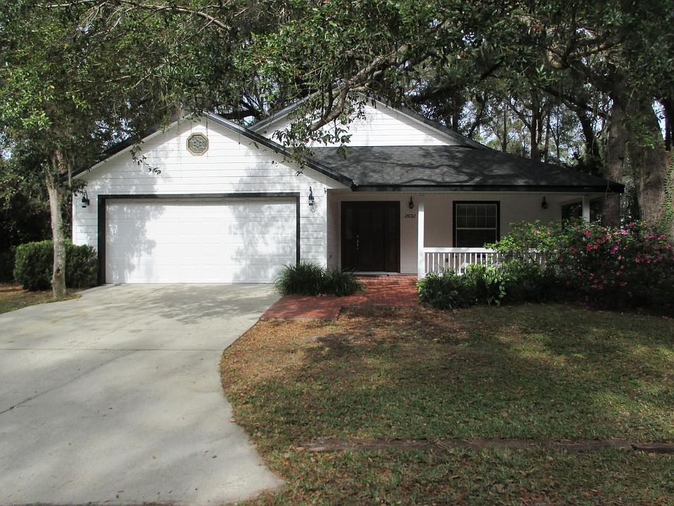 Lovely Home with Front Porch & 2 Car Garage!