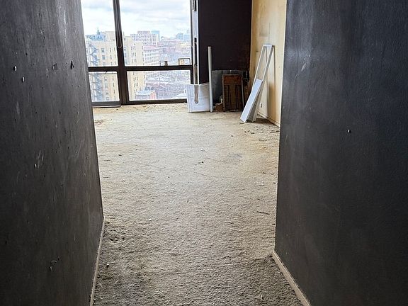 2nd image of 2650 N Lakeview Ave APT 1503