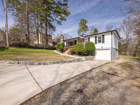 4th image of 119 Laurel Dr