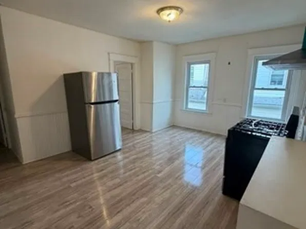 4 Euclid Ave #3, Worcester, MA 01610