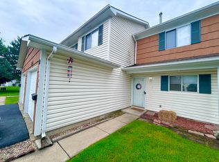 526 Alton Ct, Carol Stream, IL 60188