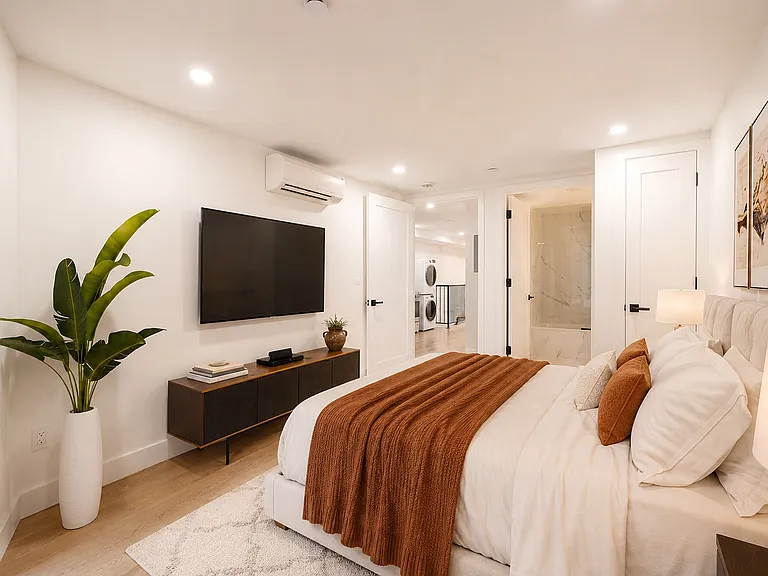 215 S 4th St #1B — Photo 3