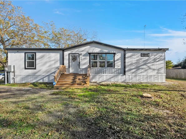418 N Dallas St, Bremond, TX 76629
