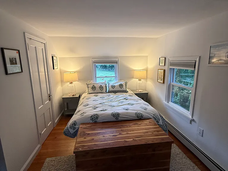 42 Lakeview Ave — Photo 2