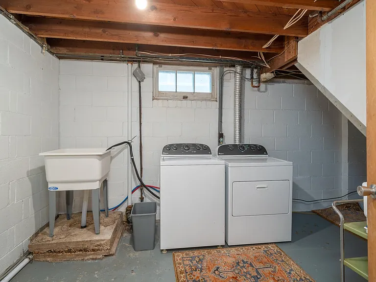 1219 S Glendale Ave — Photo 13
