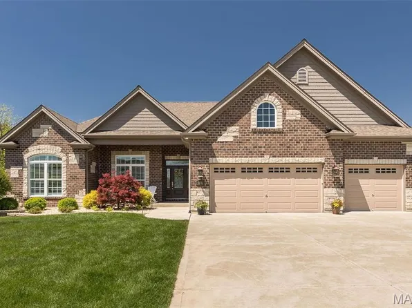 1015 Bellevaux Pl, Saint Charles, MO 63301