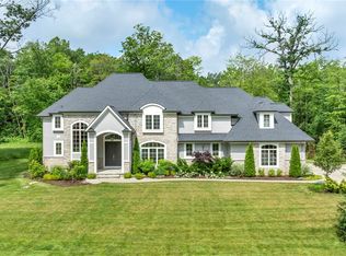 2420 Cedar Lakes Dr, Pepper Pike, OH 44124