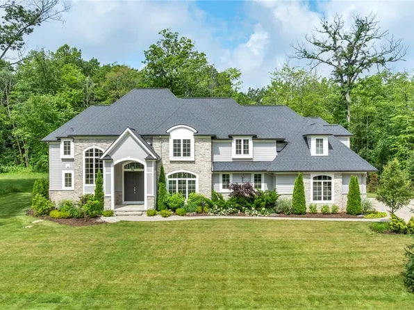 2420 Cedar Lakes Dr, Pepper Pike, OH 44124
