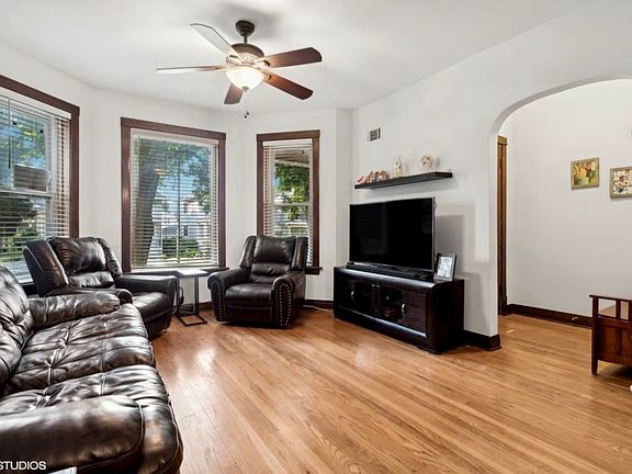 2nd image of 5044 W Hutchinson St #1