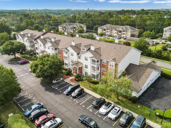 10673 Hill Point Ct, Charlotte, NC 28262