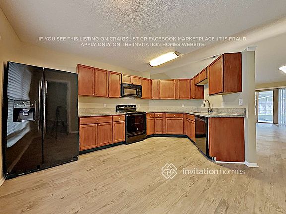 5th image of 411 Barrywood Ln