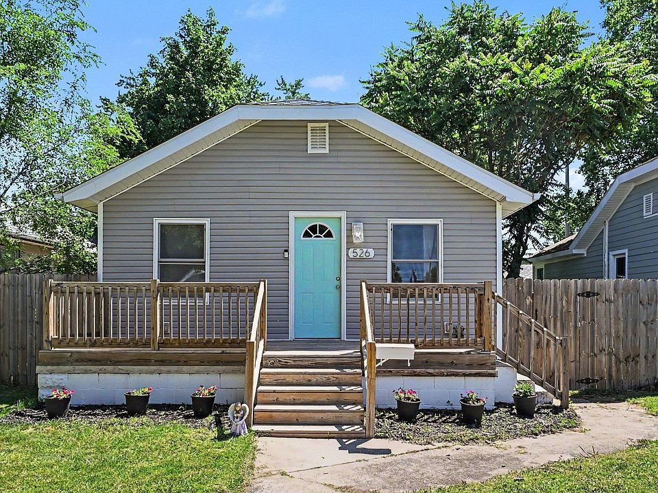 1st image of 526 S 33rd St