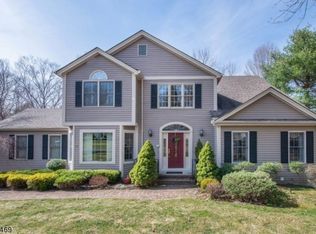 2 Golden Corner Way, Randolph, NJ 07869