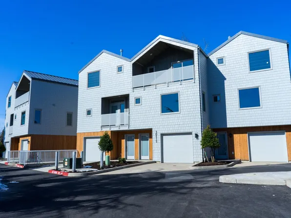 30515 SW Magnolia Ave, Wilsonville, OR 97070