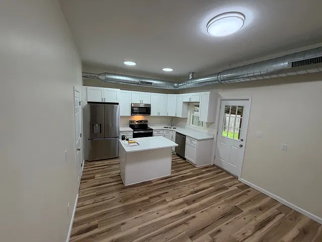 4 bed, 1700 sqft, $2,200 — Photo 4