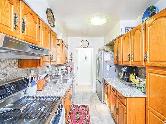 5th image of 5801 213th St