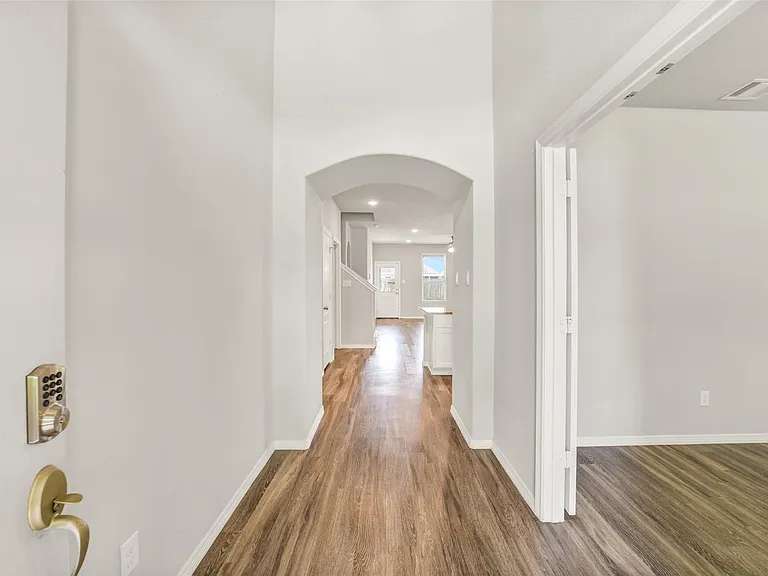8506 Lagosta Ln — Photo 3