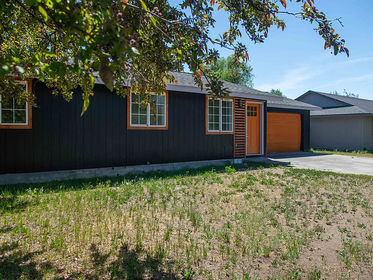 2328 SW Glacier Ave — Photo 23
