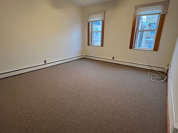3rd image of 16 Farnham Ave Floor 2