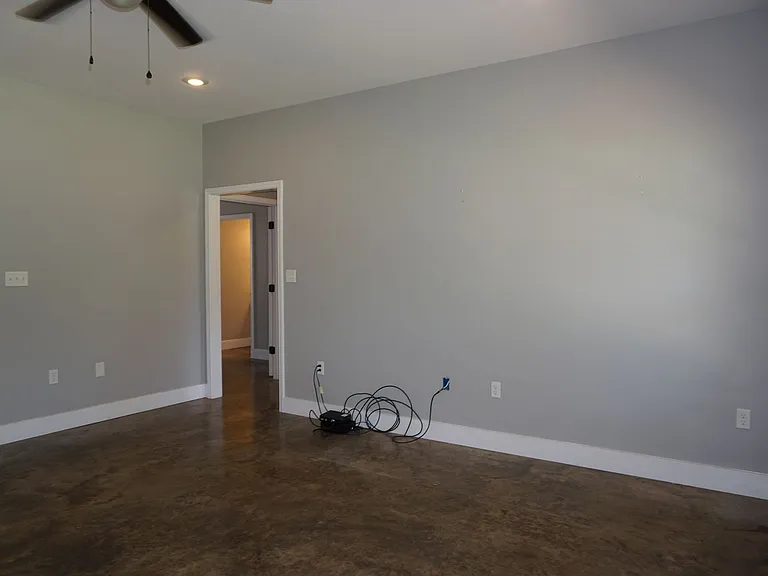 410 W Matthews Ave — Photo 7