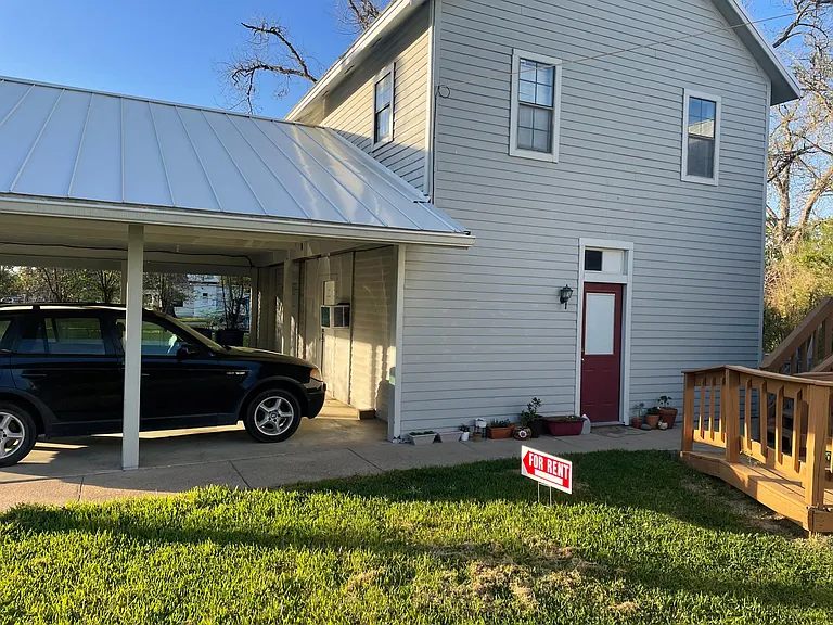 903B E Washington Ave #B — Photo 1