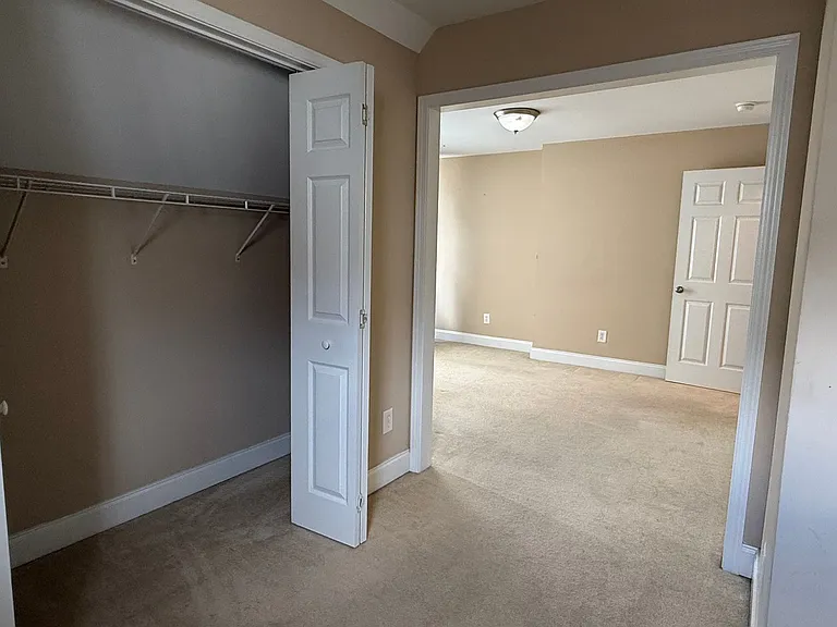 10 Charleston Ct — Photo 24