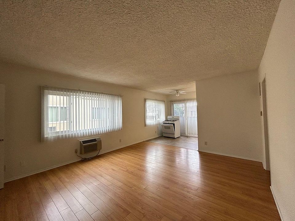1st image of 10847 Kling St APT 4