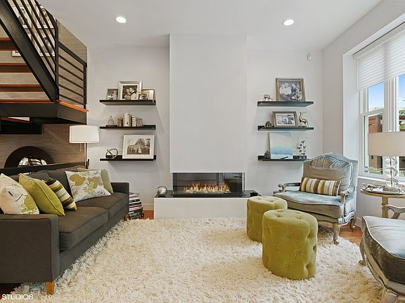 4th image of 1103 N Winchester Ave #A