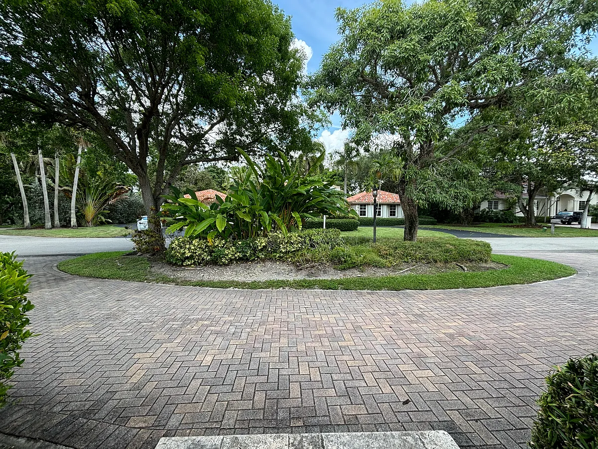 Photo 2 of 43 - 7480 SW 125th St - Pinecrest, FL Building Photo - 7480 SW 125th St