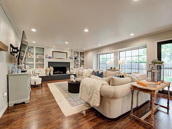 5th image of 3725 Coachlight Dr