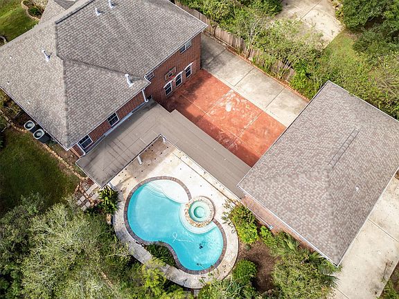 3rd image of 101 Rustic Ln