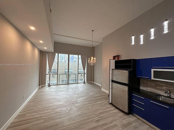 5th image of 253 NE 2nd St APT 316
