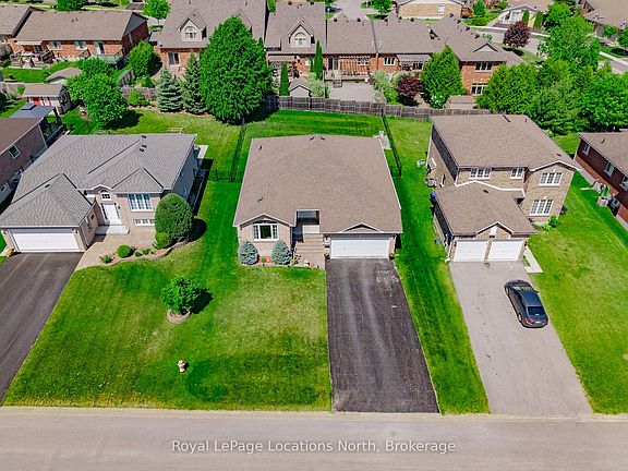 3rd image of 478 Shewfelt Cres
