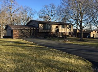 4767 Skyline Dr, Heyworth, IL 61745