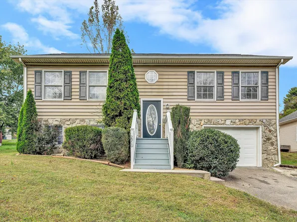 2910 Vinyard Ave NE, Roanoke, VA 24012