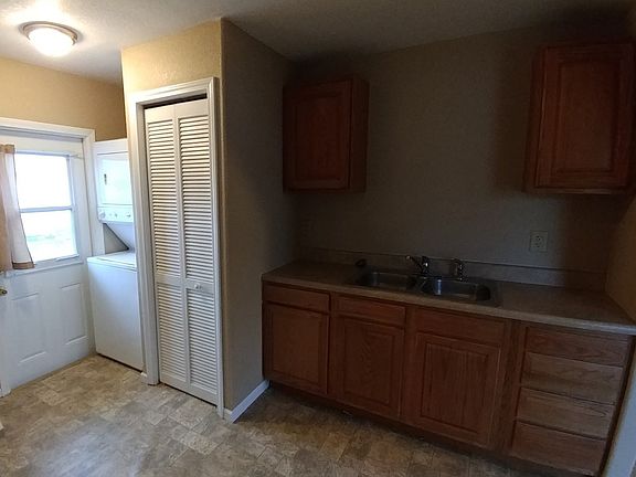 5th image of 1601 Bradley Ave