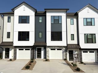 21 Pikewood Ln, Greenville, SC 29607