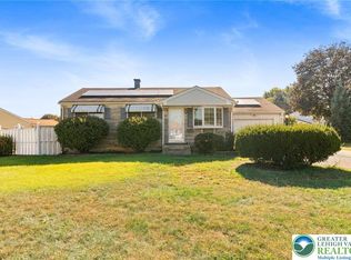 2338 Fleur Ln, Bethlehem, PA 18018