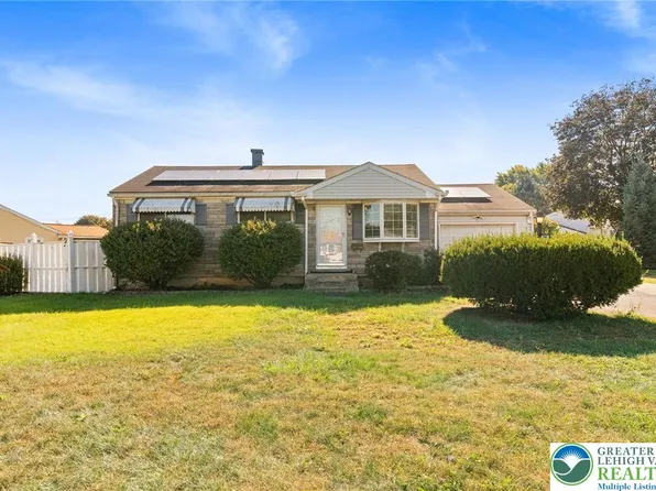 2338 Fleur Ln, Bethlehem, PA 18018